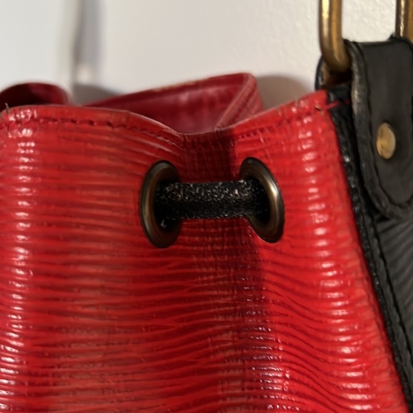 Vintage Simpson Piccadilly Red Epi Leather Duffle Bag with navy/green trim - Picture 10 of 11